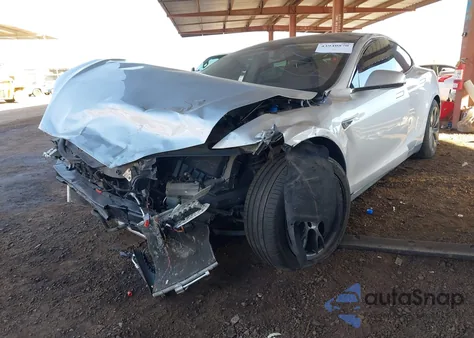 2013 Tesla Model S z USA, uszkodzony, nr VIN 5YJSA1AG5DFP08419